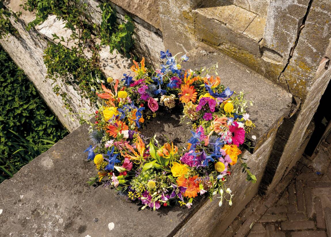 Uitvaartetiquette: de ongeschreven regels rondom rouwbloemen